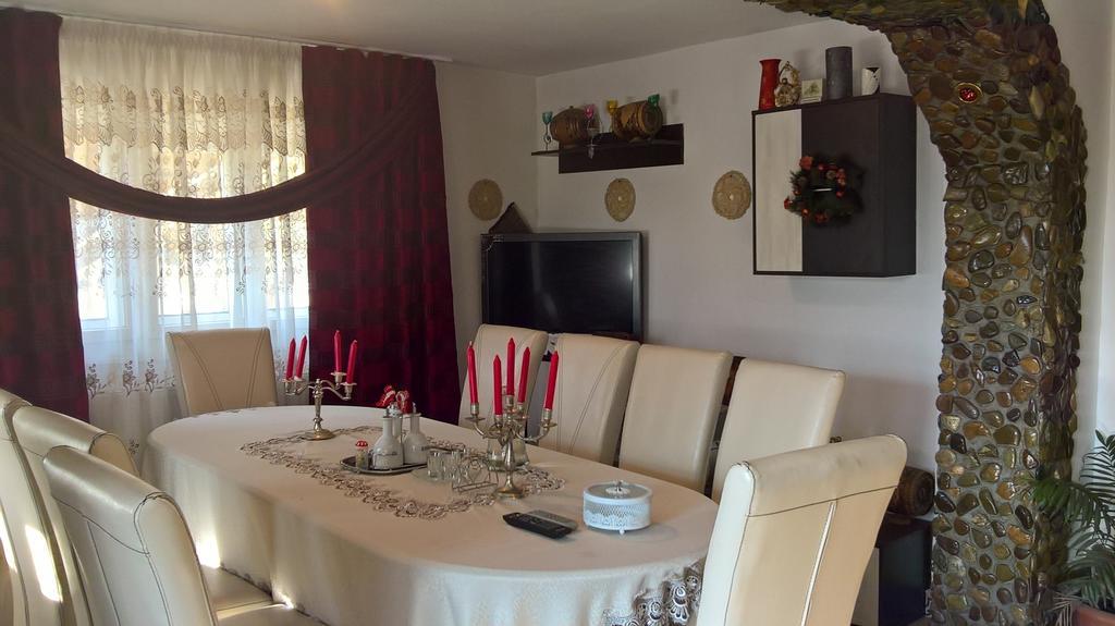 فندق Casa Ionela Petreus بيونيله إيزيه المظهر الخارجي الصورة